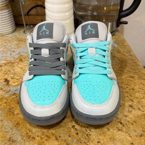 Nike Air Jordan Low Sneakers in Teal and Gray size 6.5 - Picture 2 of 9